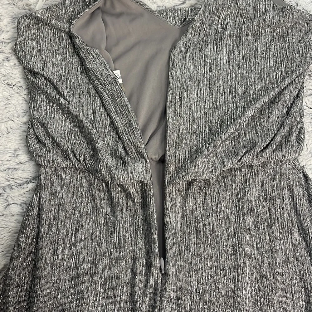 Calvin Klein Metallic Silver Spaghetti Strap evening Dress Size 4 - Picture 8 of 9